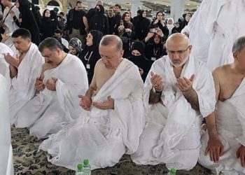 Suudi Arabistan'a giden Erdoğan'dan Umre ziyareti
