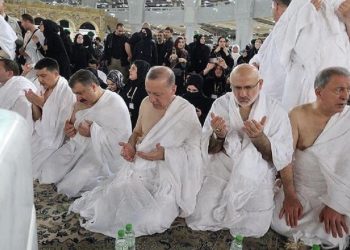 Suudi Arabistan’a giden Erdoğan’dan Umre ziyareti