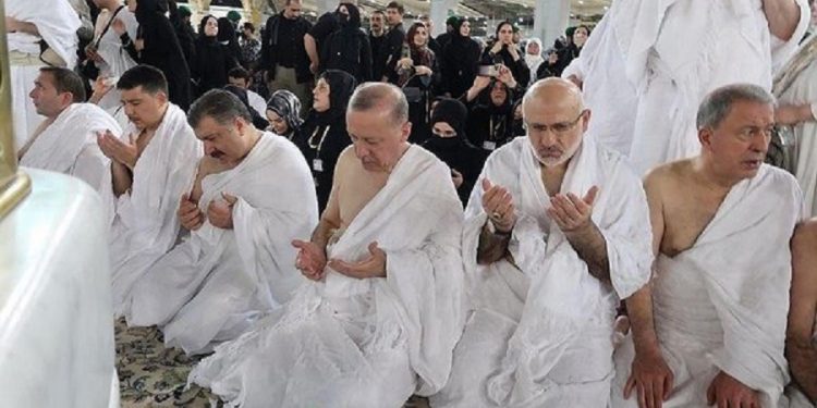 Suudi Arabistan’a giden Erdoğan’dan Umre ziyareti