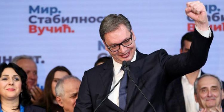 Sırbistan'da seçimi Vucic kazandı