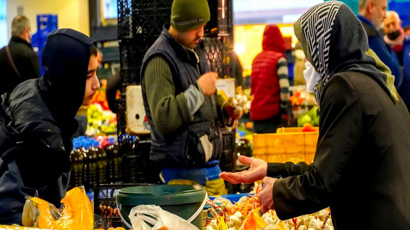 "Türkiye bir süre daha yüksek enflasyonu yaşayacak"