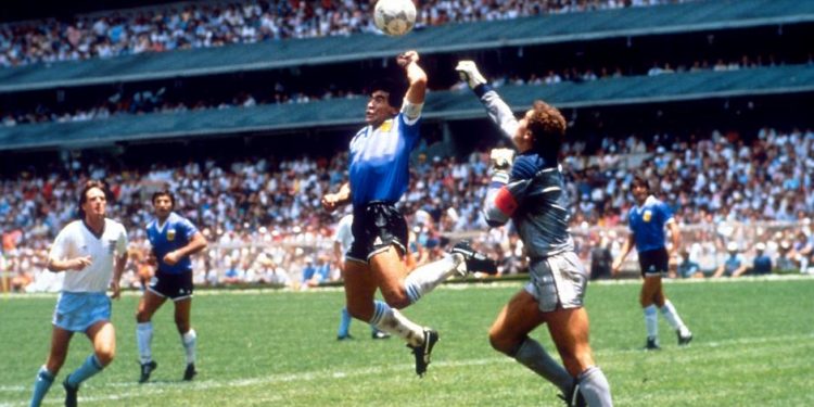 "Tanrının eli" forması açık artırmaya çıkıyor