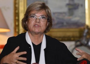Tansu &Ccedil;iller parti kurmaktan vazge&ccedil;ti