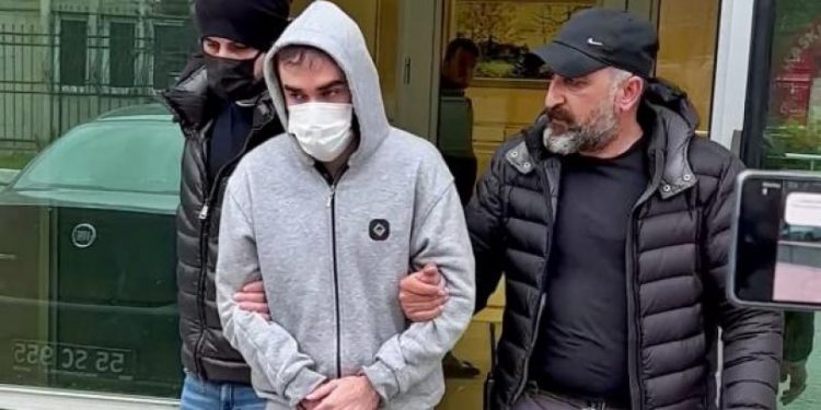 Tanımadığı kadınların fotoğrafıyla hesap açıp şantaj yapan sapık yakayı ele verdi