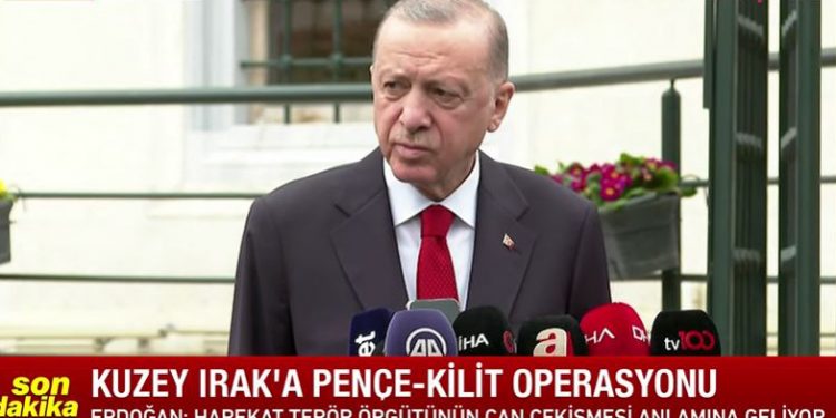 Tayyip Erdoğan, Cuma namazı çıkışında açıkladı: 3 şehidimiz var