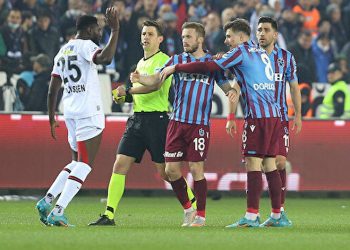 Trabzonspor, Fatih Karagümrük maçındaki saha olayları nedeniyle PFDK'ya sevk edildi!