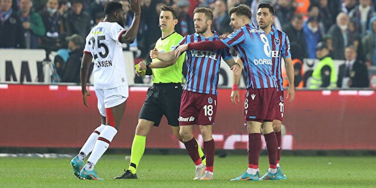 Trabzonspor, Fatih Karagümrük maçındaki saha olayları nedeniyle PFDK'ya sevk edildi!