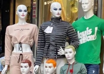 Turistlerin ilgisine kalan Mahmutpaşa, sahte ürünlere mahkum oldu