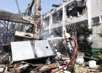 Tuzla'da fabrikada patlama ve yangın: 3 &ouml;l&uuml;, 9 yaralı