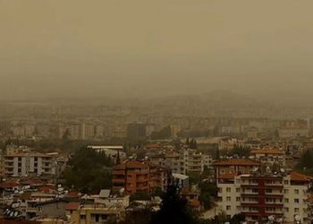 Türkiye yeniden yağışlı havanın etkisi altına girecek, salı gününe kadar toz taşınımı etkili olacak