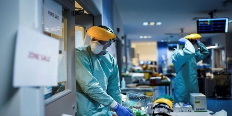 Türkiye’de yeniden Covid-19 tartışması: Temkinli olmakta yarar var