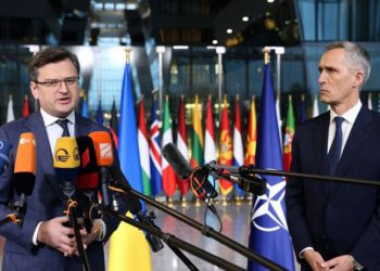 Ukrayna Dışişleri Bakanı Kuleba, NATO karargahında konuştu: Silah istiyoruz