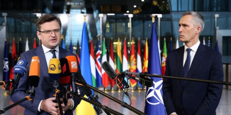 Ukrayna Dışişleri Bakanı Kuleba, NATO karargahında konuştu: Silah istiyoruz