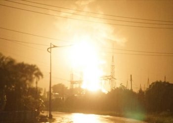 Ukrayna ordusu Rusya'da petrol rafinerisini vurdu