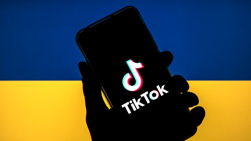 Ukrayna savaşı: Sahte TikTok videoları milyonlarca kez izlendi