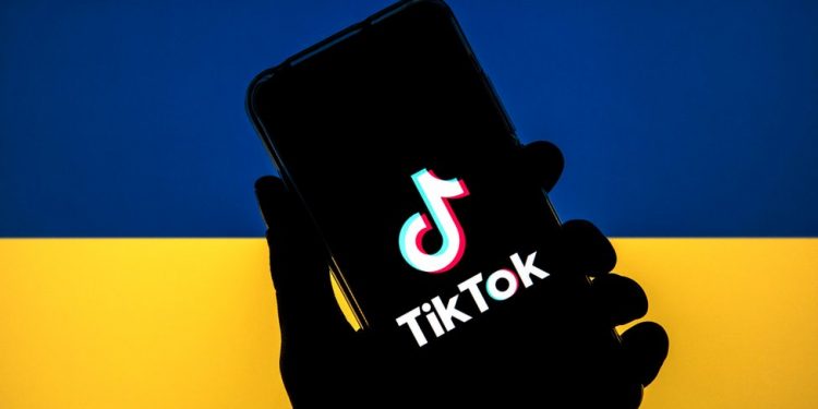 Ukrayna savaşı: Sahte TikTok videoları milyonlarca kez izlendi