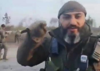 Ukrayna'da esir bir Rus askerinin öldürüldüğünü gösteren bir video ortaya çıktı