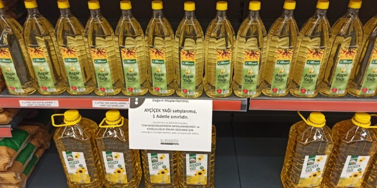 Uyarıyorum: Un, yağ ve şeker karaborsaya düşecek