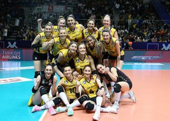 VakıfBank AXA Sigorta Kupa Voley’de finalde