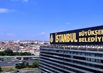 Valilik kararıyla İBB’ye Sultanahmet Meydanı yasak