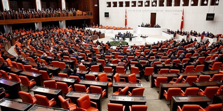 'Vergi ve ekonomi paketi' TBMM'de kabul edildi