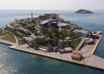 Yassı Ada'ya yapılan beş yıldızlı otel iflas etti