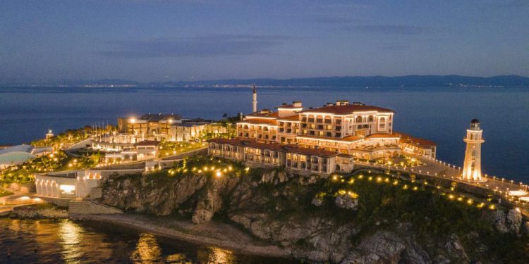 Yassı Ada’ya yapılan beş yıldızlı otel iflas etti, devir görüşmeleri başladı