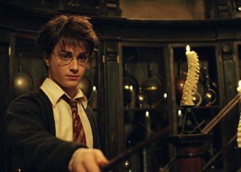 Yayınevi Rusya'dan çekilme kararı alınca, Harry Potter yok sattı