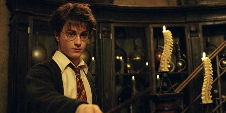 Yayınevi Rusya'dan çekilme kararı alınca, Harry Potter yok sattı