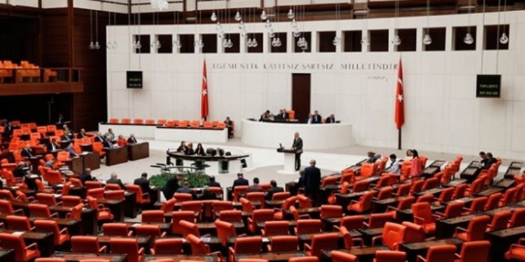 Yeni anket: Cumhur İttifakı yüzde 44 oy alıyor, 262 ile 312 arasında vekil çıkartabiliyor