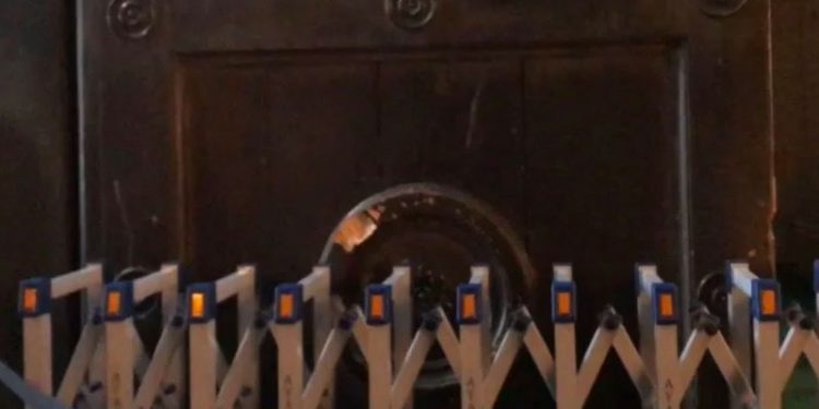 Yunanistan Başbakanı, Ayasofya'nın kapısında yaşanan tahribat için UNESCO'yu aradı