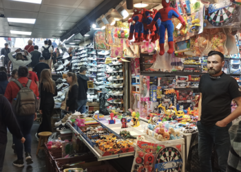 Yurttaş alamıyor, esnaf satamıyor: 'Mahmutpaşa Araplarla ayakta duruyor'