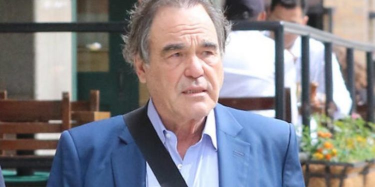 Yönetmen Oliver Stone: Amerika bir doberman gibidir, çok parası olan metodik bir katildir