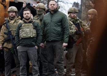 Zelenski, Rus güçlerinin çekildiği şehirleri ziyaret etti: Yeniden hayata döndürmek için elimizden geleni yapacağız