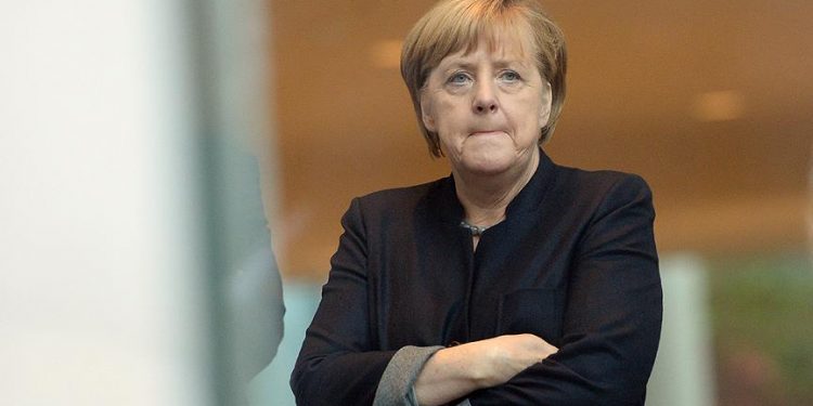 Zelenski eleştirmişti; Merkel, 2008 yılında Ukrayna'nın NATO'ya kabul edilmemesi kararını savundu