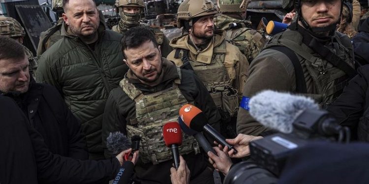 Zelenskiy: Rusya'ya yönelik yaptırımlar Buça'daki savaş suçlarıyla orantılı olmalı