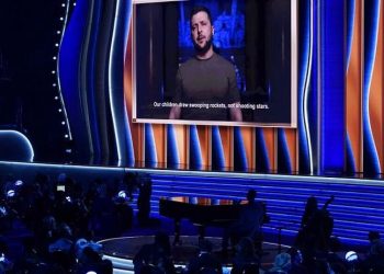 Zelenskiy dünya sanatçılarına seslendi: Müziğinizde bizi anlatın, sessiz kalmayın