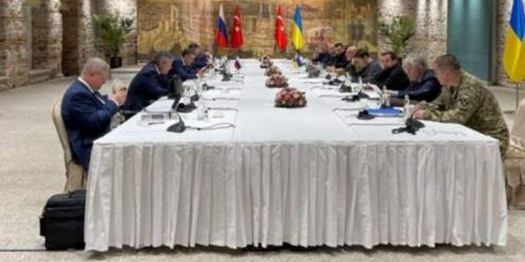 Zelenskiy’in danışmanı: İstanbul’daki görüşmelerde Mariupol’deki sivilleri tahliye etmek üzere anlaşmaya varıldı