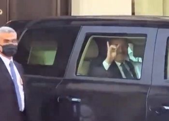 Çavuşoğlu, 24 Nisan’ın yıldönümünde Ermeni protestoculara Bozkurt işareti yaptı