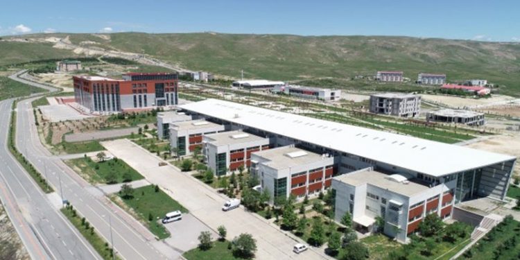 Öğrencilere gözaltı tehdidi