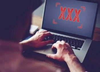 Ülkenin sağlık bakanlığı cinsel içerikli film linki paylaştı!