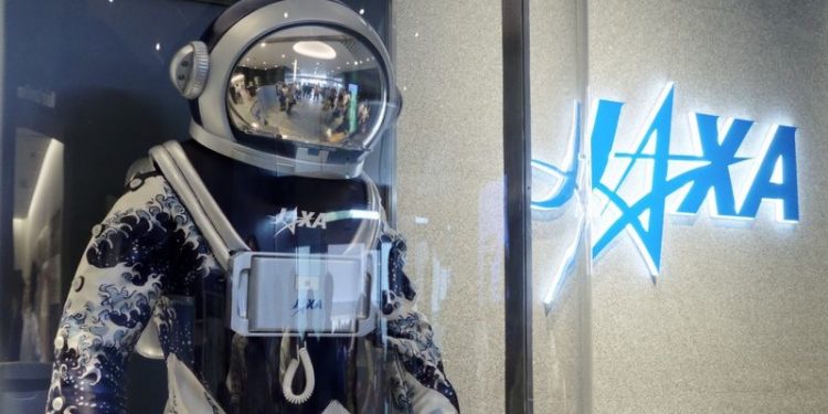 Üniversite şartı kaldırılınca: Japonya'da astronot adaylığına rekor başvuru