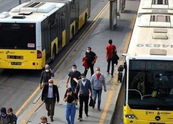 İBB, yüzde 40'lık ulaşım zammından öğrencileri muaf tutacak