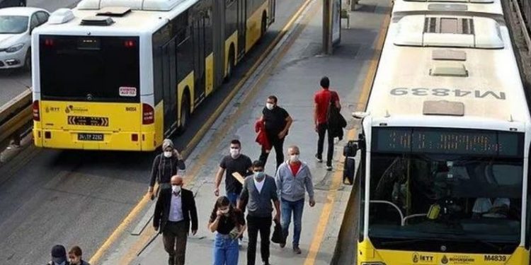 İBB, yüzde 40'lık ulaşım zammından öğrencileri muaf tutacak