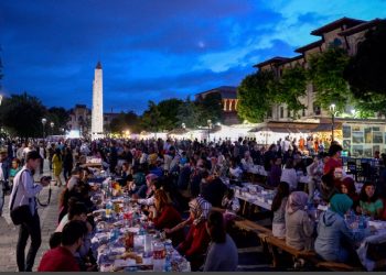 İBB’nin Sultanahmet Meydanı’ndaki ‘ramazan’ etkinlikleri yasaklandı
