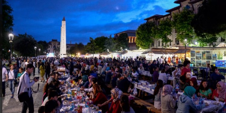 İBB’nin Sultanahmet Meydanı’ndaki ‘ramazan’ etkinlikleri yasaklandı