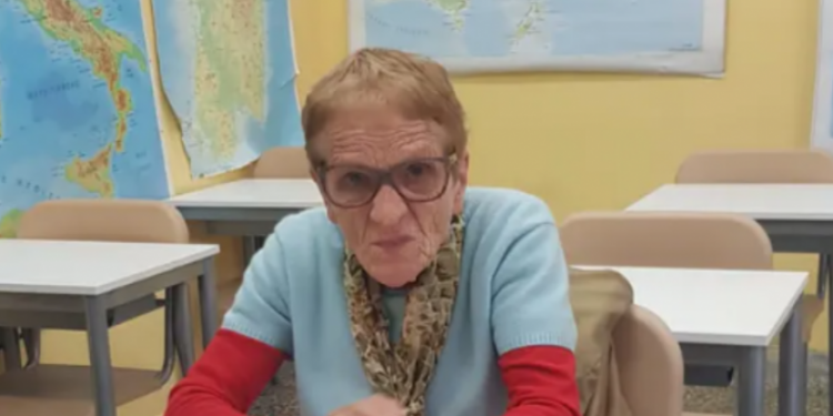 İkinci Dünya Savaşı nedeniyle bıraktığı okuluna 90 yaşında döndü