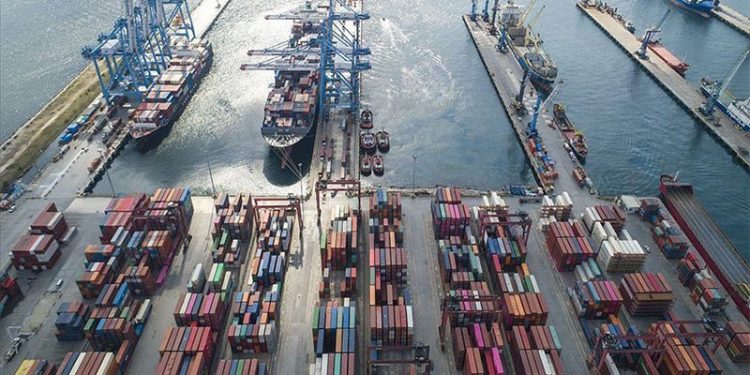 İlk üç aylık açık 139 milyar dolar: Dış ticaret açığı martta yüzde 75 arttı