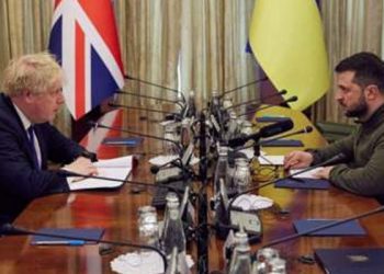 İngiltere Başbakanı Johnson Kiev'de Zelenskiy ile görüştü ve askeri yardım sözü verdi