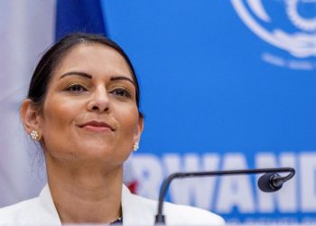 İngiltere İçişleri Bakanı, sığınmacıların Ruanda'ya gönderilmesi planını savundu